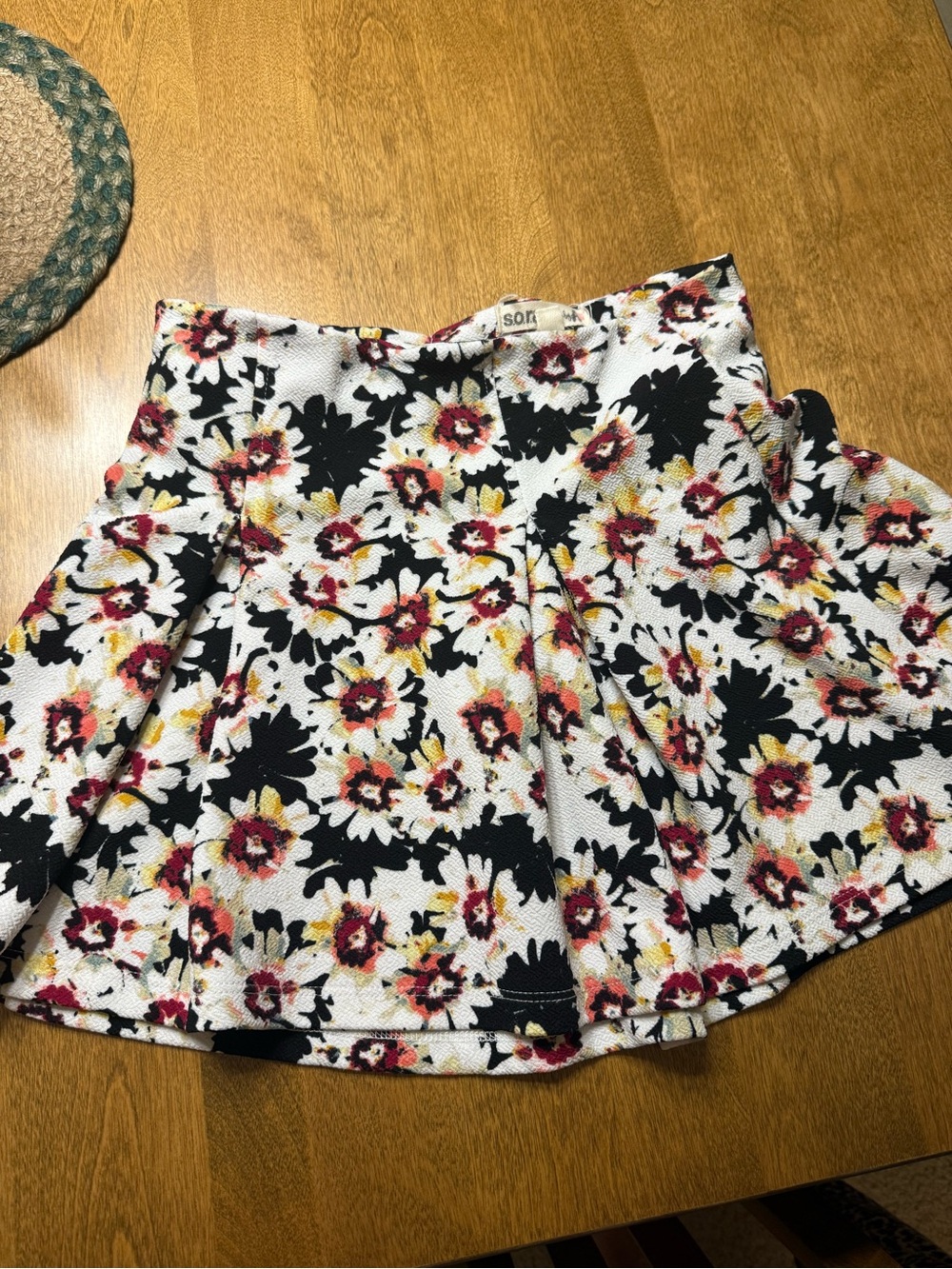 Kohls S.o. R.a.d. Floral Pleated Mini Skirt - Small
